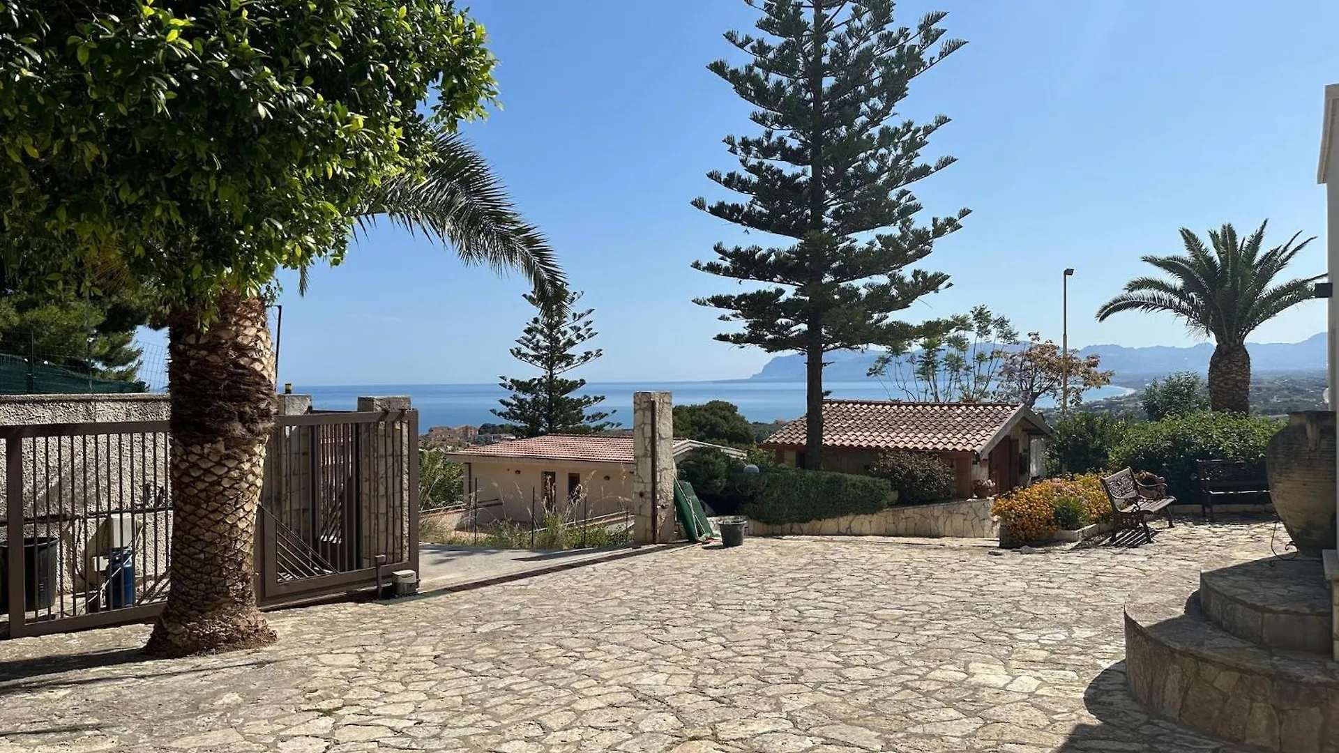 Belvilla By Oyo Patrizia Bouganvillae Castellammare del Golfo 0*,  Itália